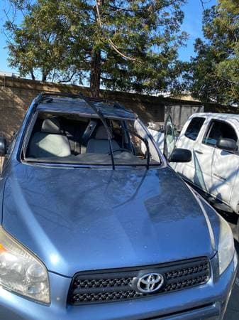 Mobile glass replacement on-site